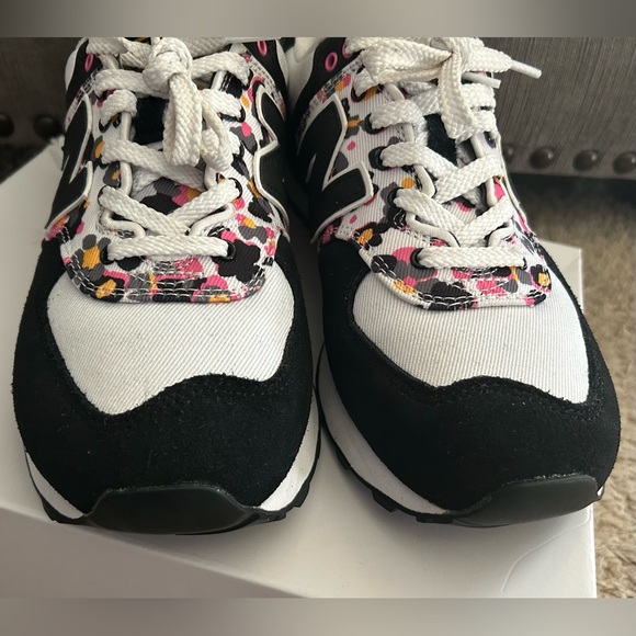 New Balance 574 Muli-Camo Trainers Sneakers Animal Print WL574WP2 Womens 9.5 NEW - Picture 9 of 15